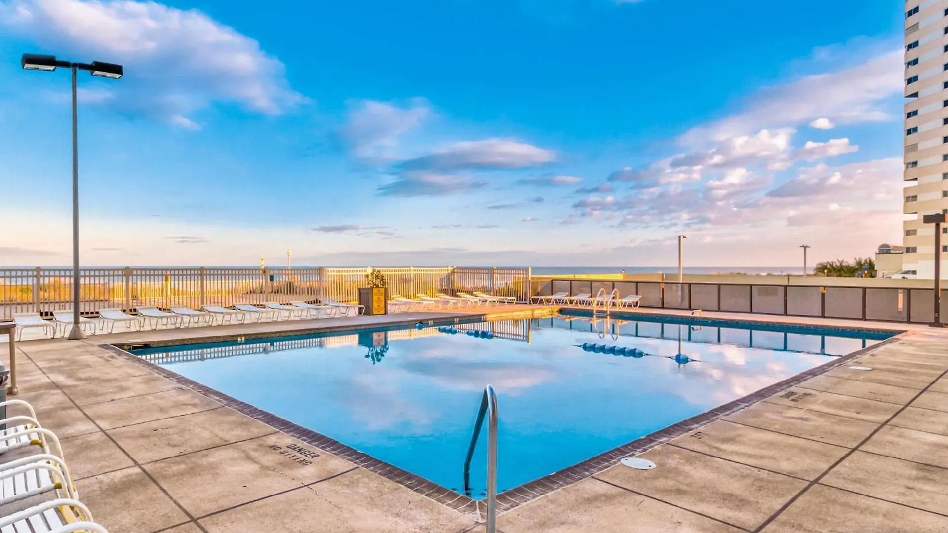 Golden Sands 813 location